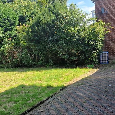 D Elmdon Homestay Shared 4 Bedrooms Birmingham Dış mekan fotoğraf