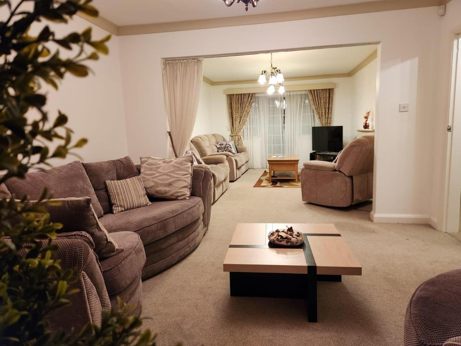 D Elmdon Homestay Shared 4 Bedrooms Birmingham Dış mekan fotoğraf