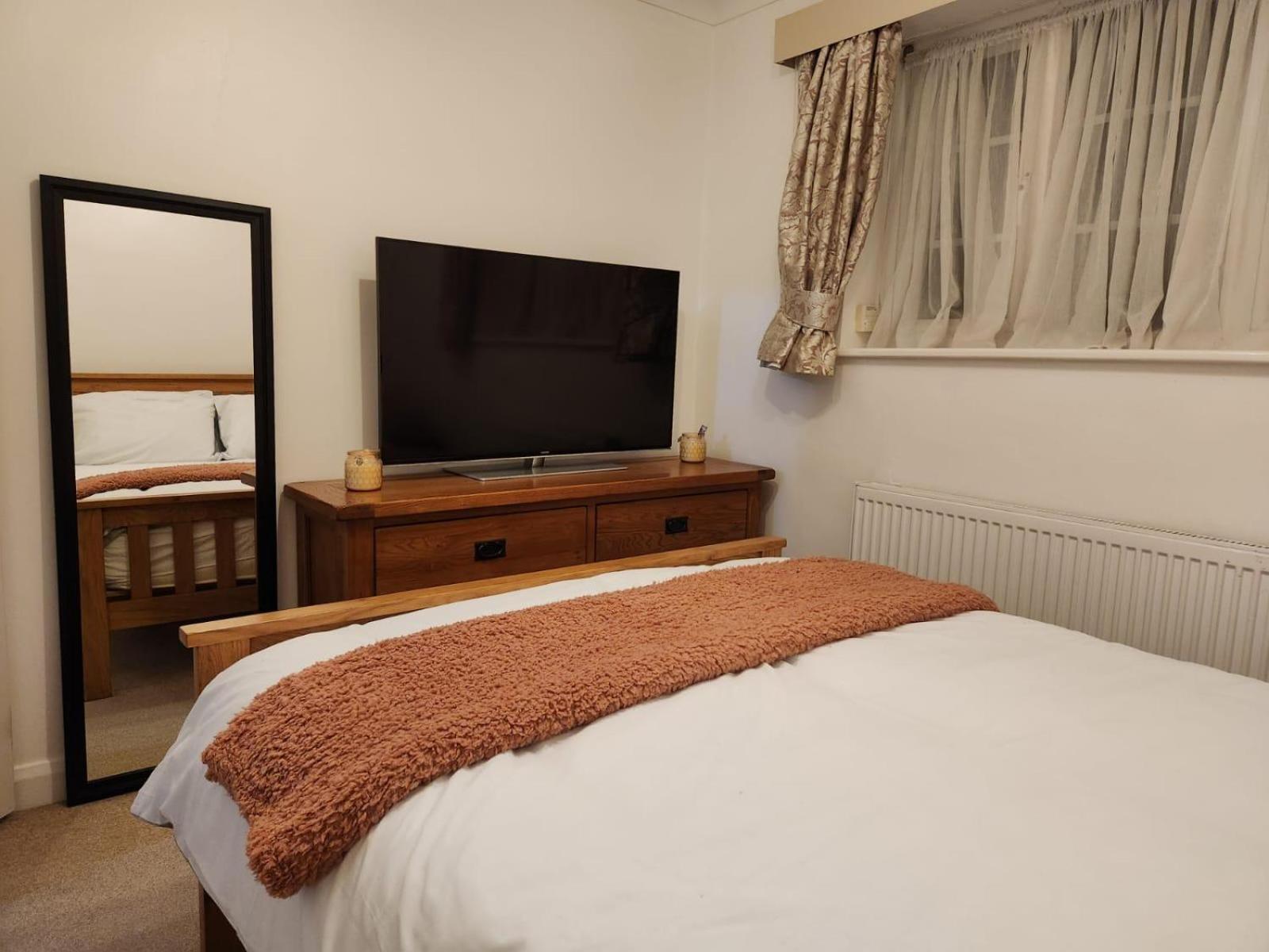 D Elmdon Homestay Shared 4 Bedrooms Birmingham Dış mekan fotoğraf