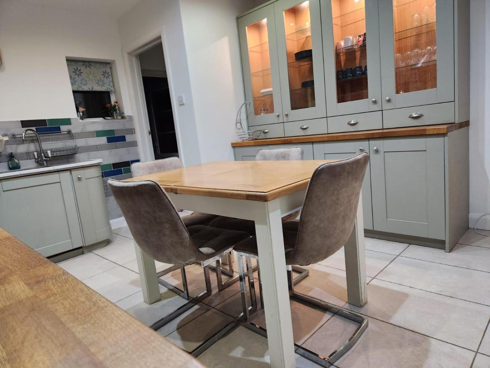 D Elmdon Homestay Shared 4 Bedrooms Birmingham Dış mekan fotoğraf
