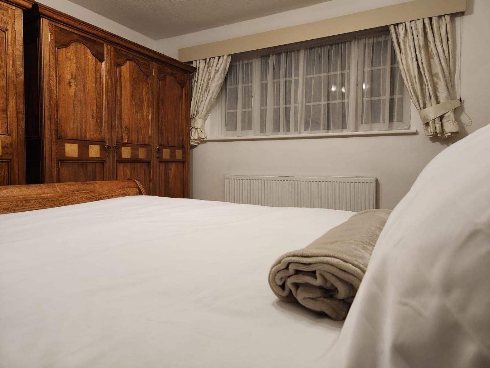 D Elmdon Homestay Shared 4 Bedrooms Birmingham Dış mekan fotoğraf