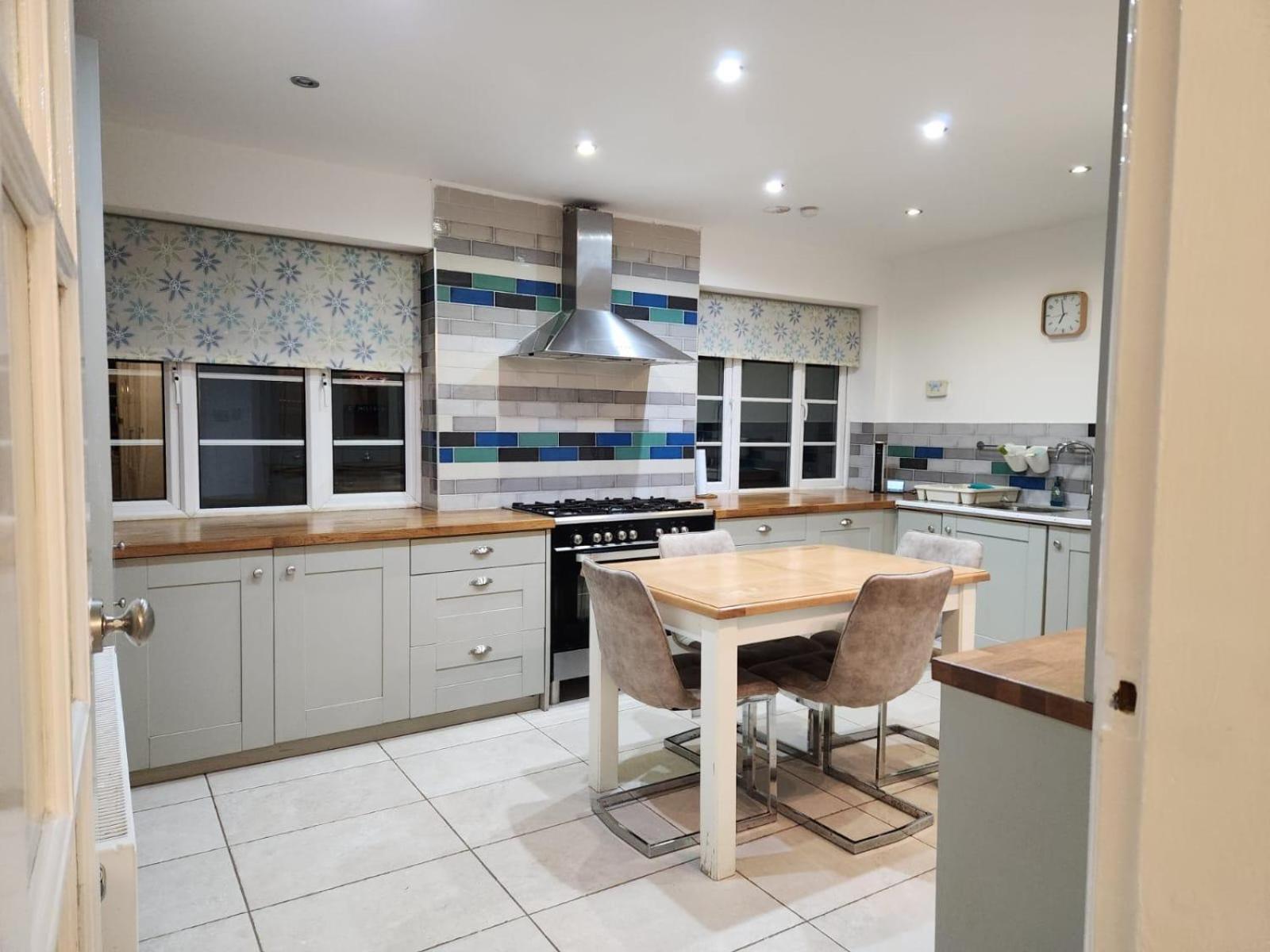 D Elmdon Homestay Shared 4 Bedrooms Birmingham Dış mekan fotoğraf