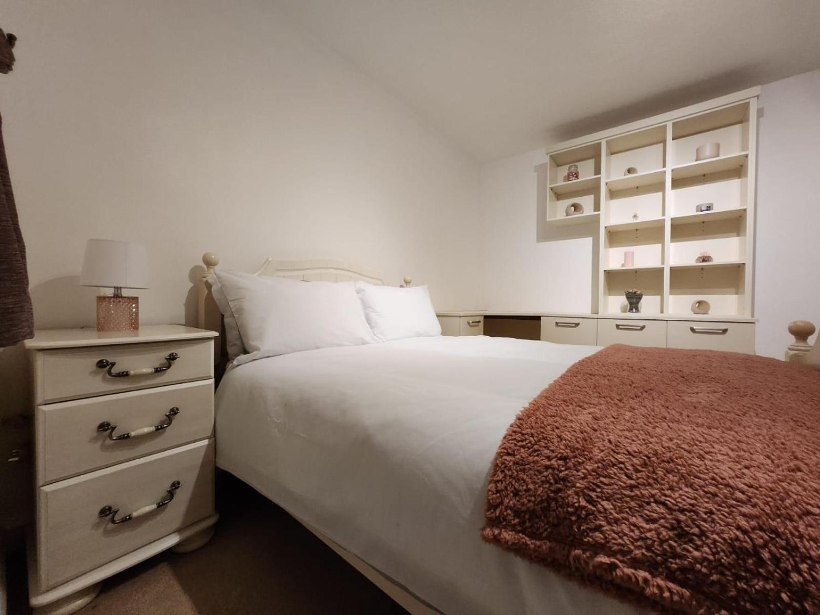 D Elmdon Homestay Shared 4 Bedrooms Birmingham Dış mekan fotoğraf