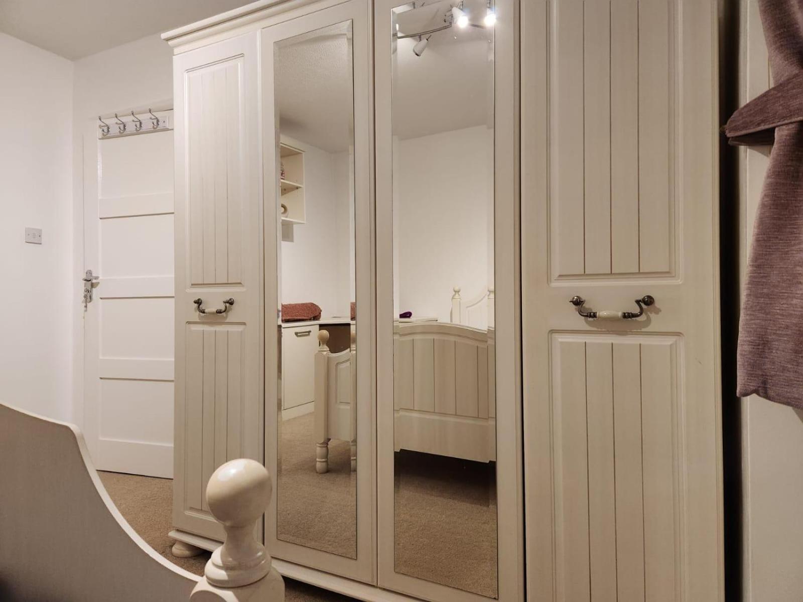 D Elmdon Homestay Shared 4 Bedrooms Birmingham Dış mekan fotoğraf