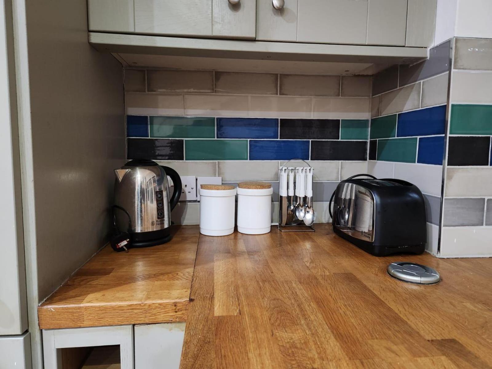 D Elmdon Homestay Shared 4 Bedrooms Birmingham Dış mekan fotoğraf