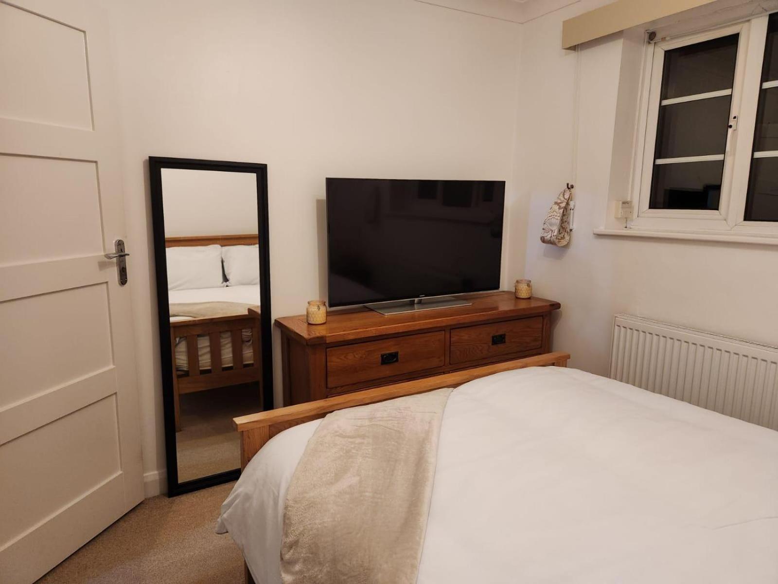 D Elmdon Homestay Shared 4 Bedrooms Birmingham Dış mekan fotoğraf