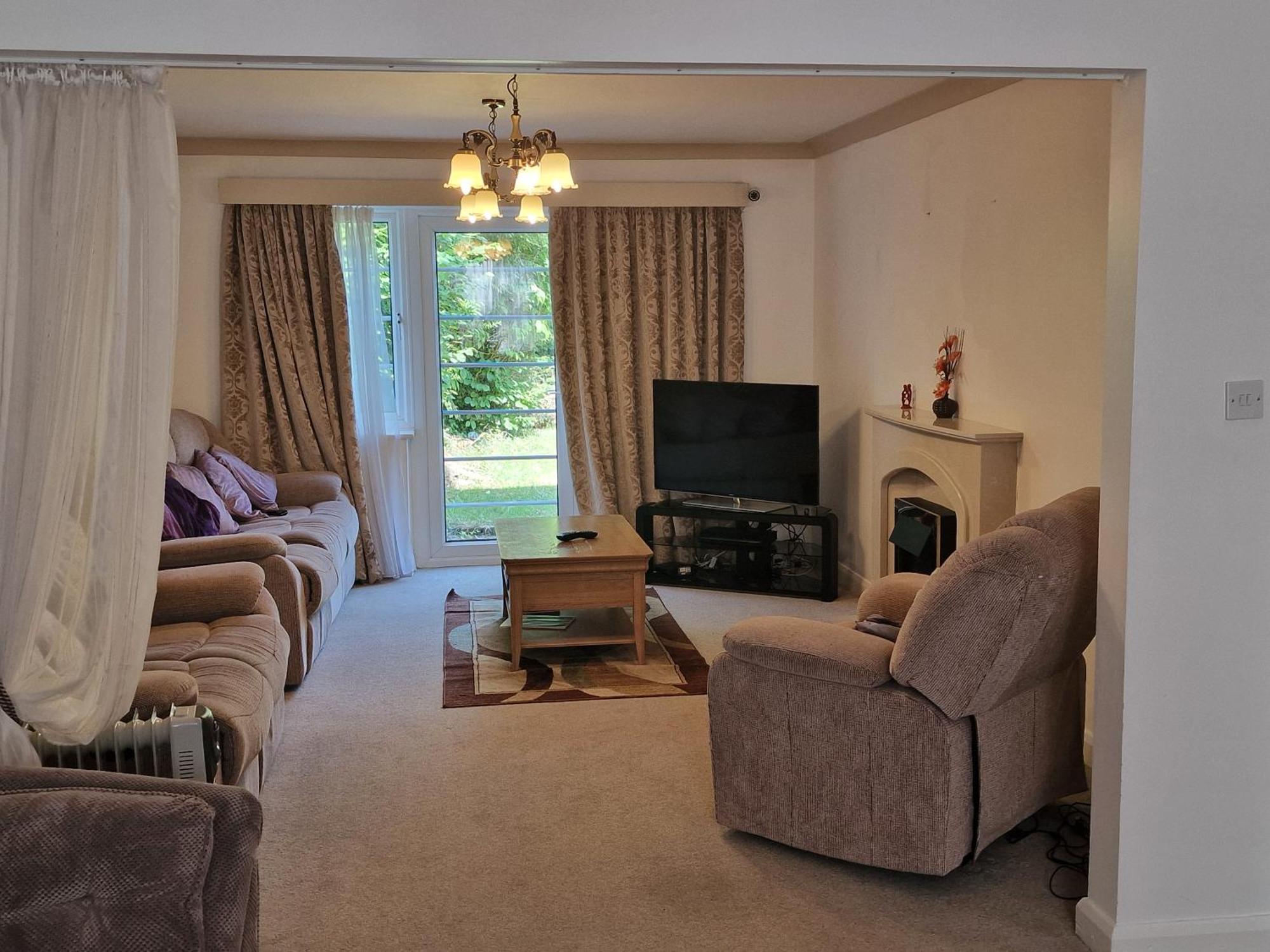 D Elmdon Homestay Shared 4 Bedrooms Birmingham Dış mekan fotoğraf