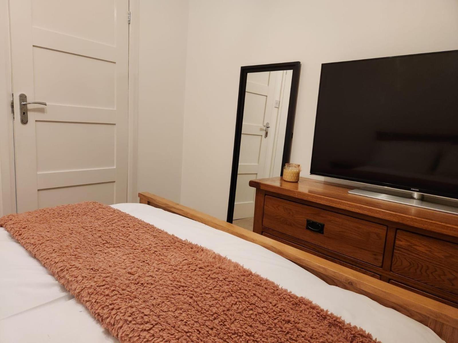 D Elmdon Homestay Shared 4 Bedrooms Birmingham Dış mekan fotoğraf