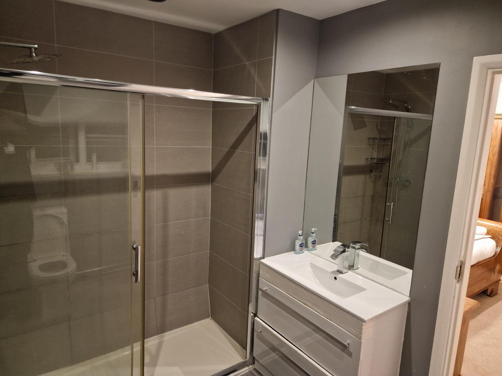 D Elmdon Homestay Shared 4 Bedrooms Birmingham Dış mekan fotoğraf